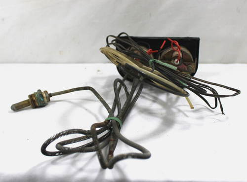 1963 PONTIAC GRAND PRIX UNDER DASH OIL AND WATER GAUGE WITH BEZEL AND WIRING - Foto 6 di 7