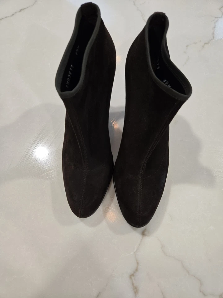 Botines Stuart Weitzman, Botas Marrón Gamuza Excelente Estado Talla 4.5 Foto 2 de 4