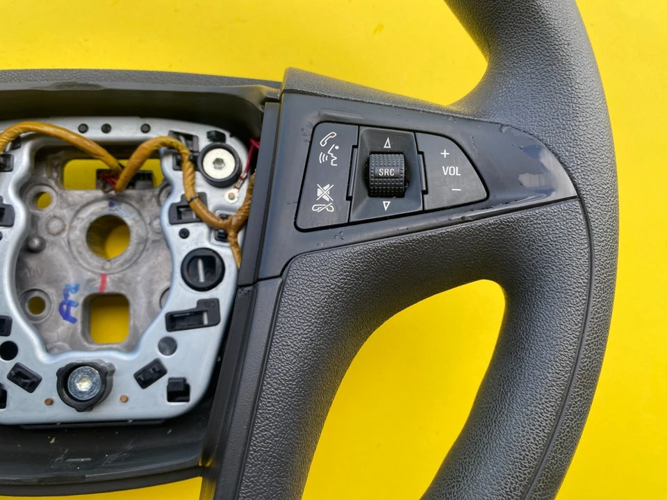 VOLANTE CHEVROLET EQUINOX 2012-2017 COM INTERRUPTOR DE CONTROLE DE CRUZEIRO FABRICANTE DE EQUIPAMENTO ORIGINAL 22794378 - Imagem 3 de 4