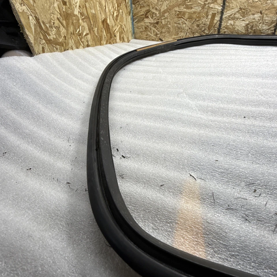 Vedação de vidro para-brisa BMW E30 51311913887 1983-1991 318i 325i 325e 325is 87 fabricante de equipamento original - Imagem 2 de 4