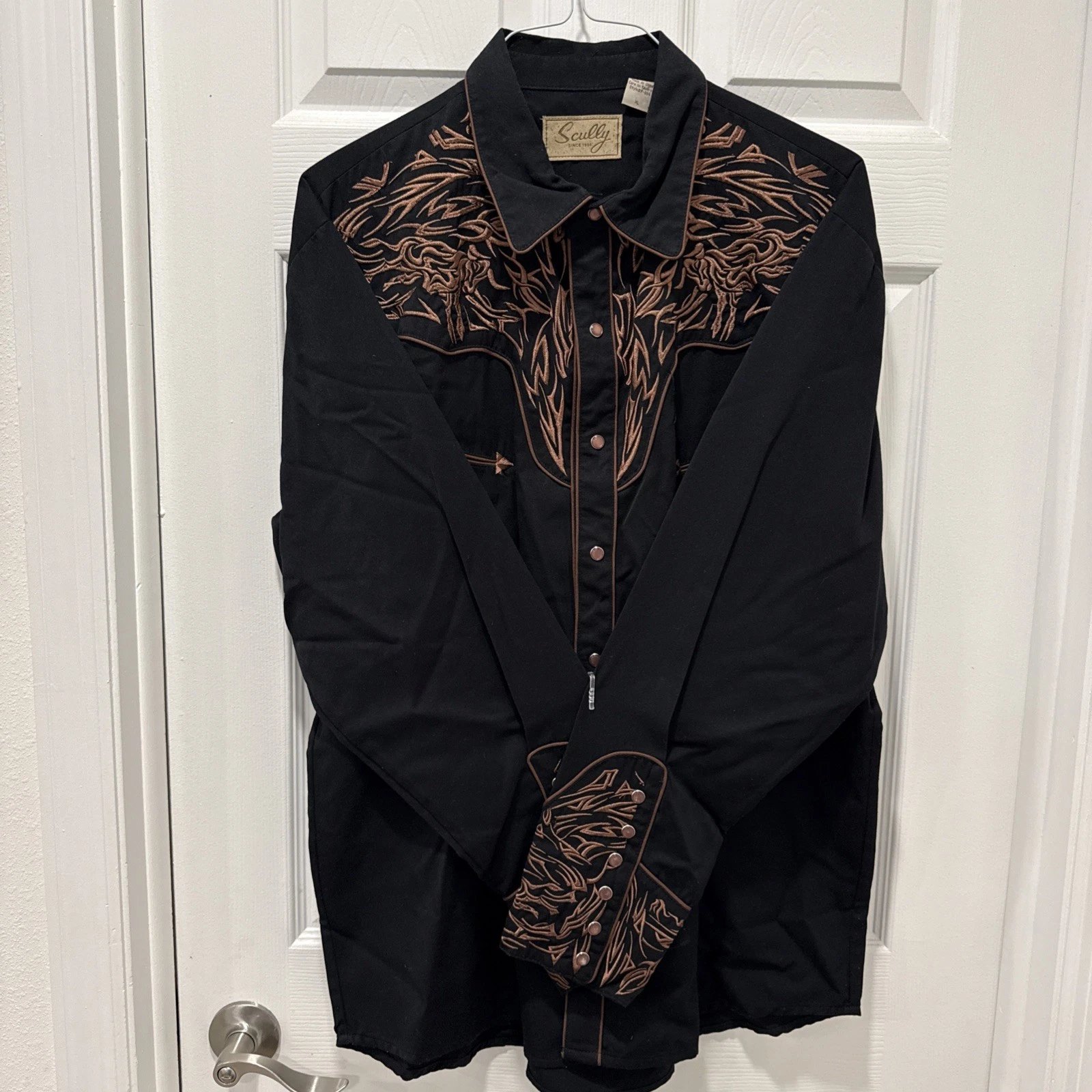 Scully P-634 BNWT Black w/Copper Floral Embroidered Western Men's Shirt XL
Opens in a new window or
