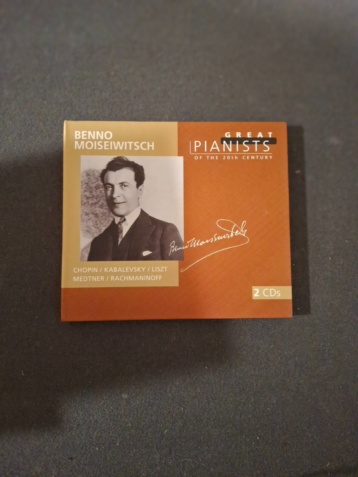 Foto 1 di 4