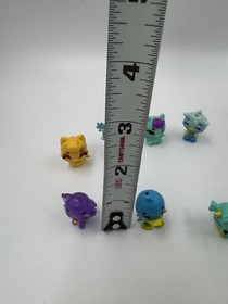 Mixed Lot of 20 Miniature Hatchimals Colleggtibles Plastic Figures