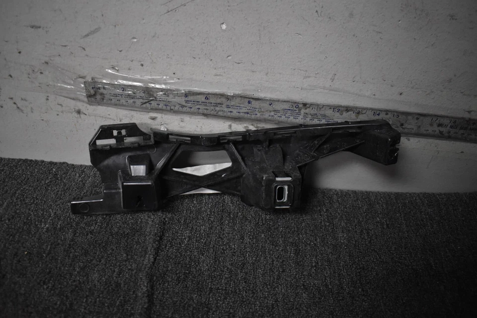 Mercedes Benz E 63 AMG S 2018-2020 4Matic amortiguador de energía OEM de fábrica Foto 4 de 4