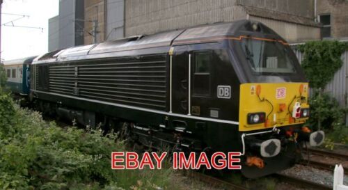 PHOTO  CLASS 67 67005 ROYAL MESSENGER  DOWNHAM MARKET 020622  JUBILEE DAY - THUR - Picture 1 of 1