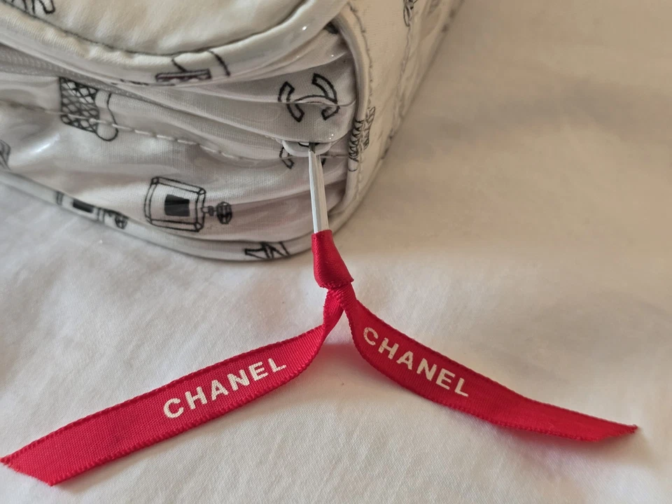 Bolsa de cosméticos 1987 CHANEL estojo de maquiagem estampa rara - Imagem 2 de 4