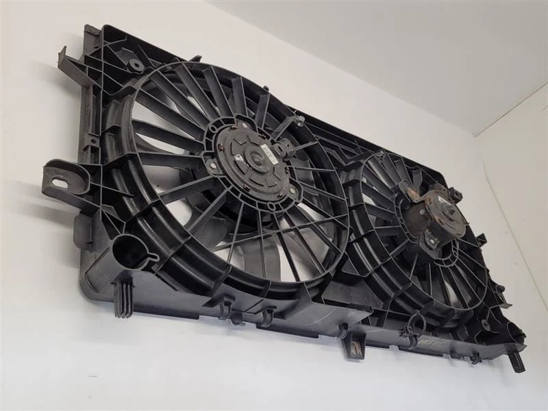 Conjunto de ventilador de radiador de motor Chevrolet Impala 2006-2011  Foto 4 de 4
