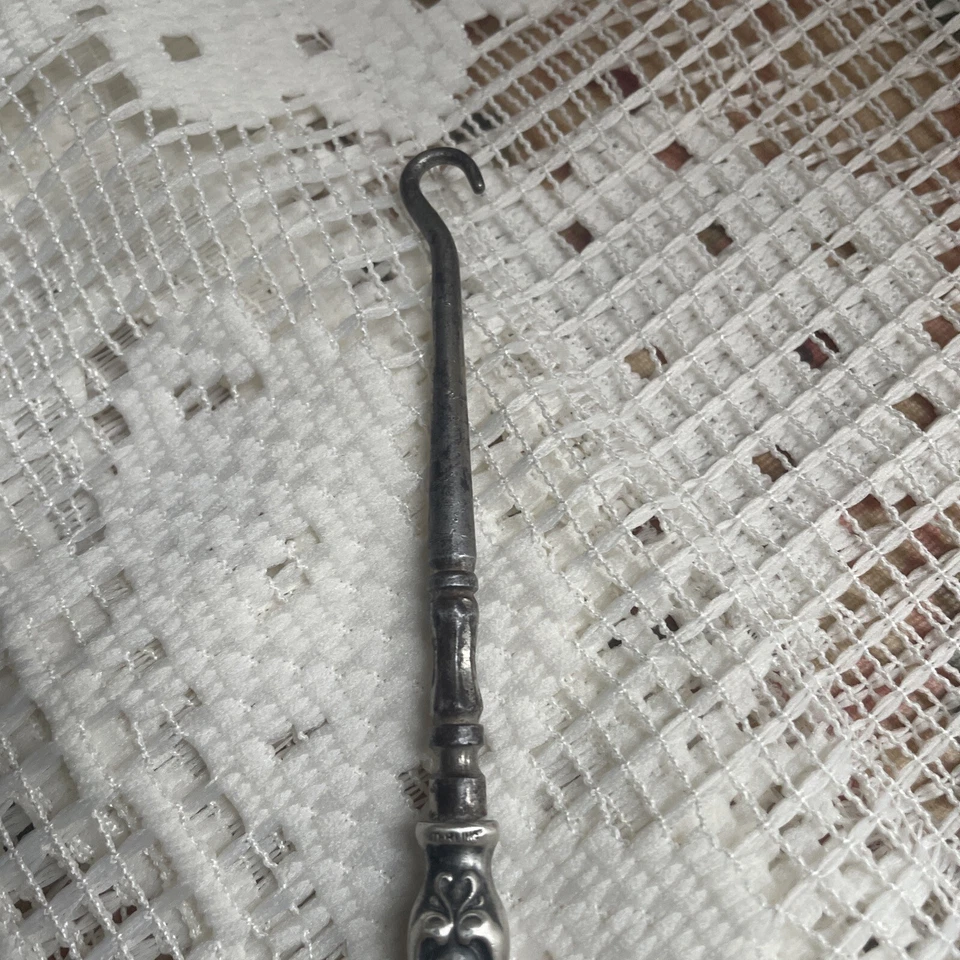 SAPATO/GANCHO DE BOTÃO VITORIANO ORNAMENTADO AMERICANO PERÍODO ART NOUVEAU PRATA ESTERLINA - Imagem 4 de 4