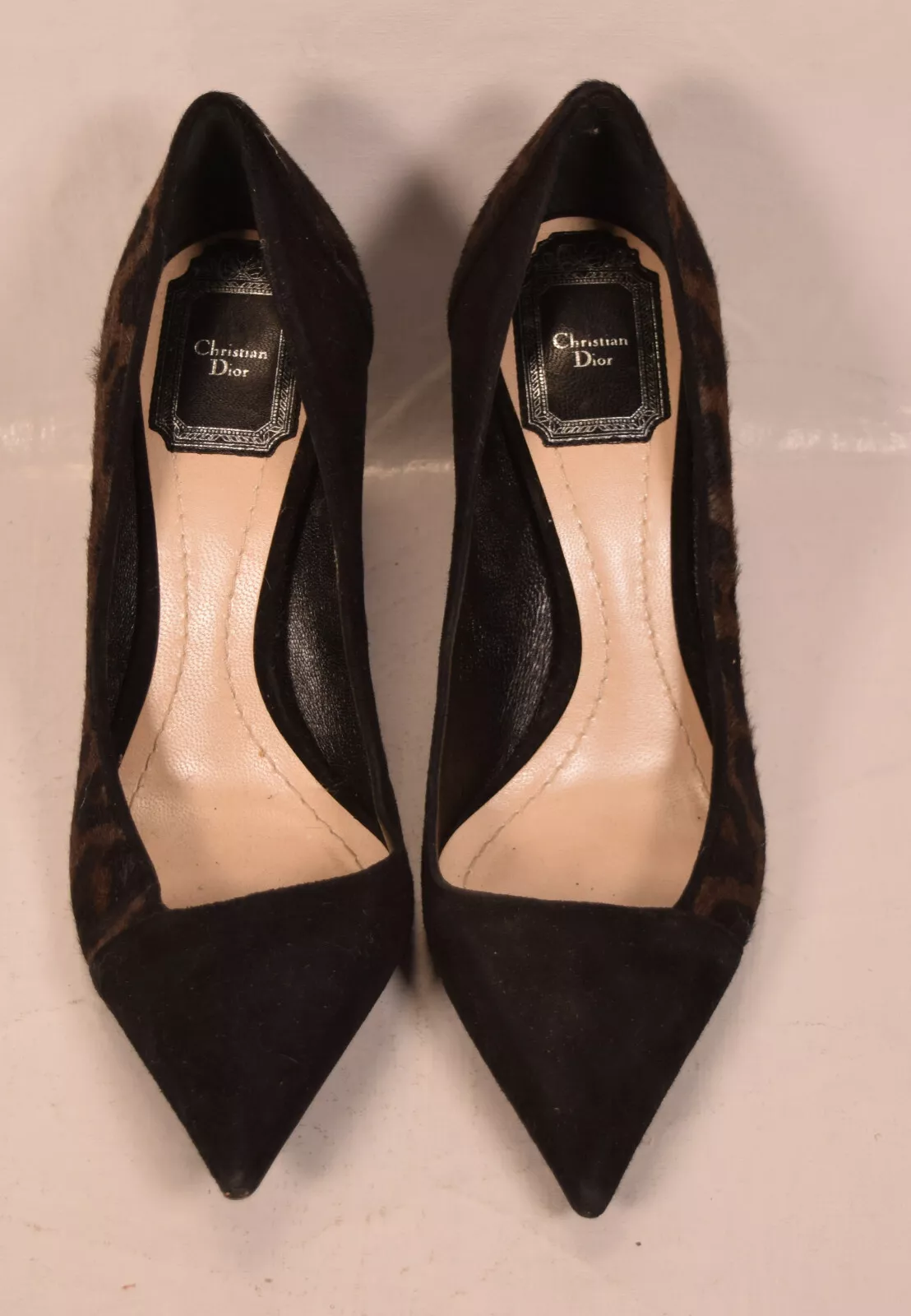 Pompe à talons noirs en daim imprimé léopard Christian Dior femme 36,5