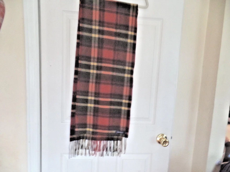 BUFANDA A CUADROS 100 % CACHEMIR MUY BONITA HABITACIÓN CLUB COMO NUEVA Foto 2 de 4