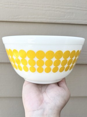 Vintage Pyrex 402 Yellow Polka Dot White Glass Mixing Bowl 1.5 Qt Retro MCM
