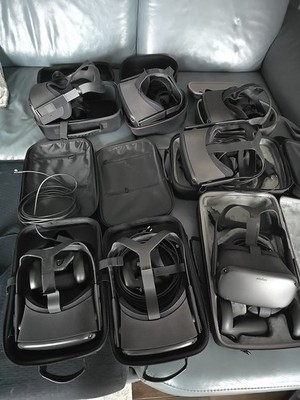 Meta Quest 1 (164 GB) - Virtual Reality Headset, Controller, Travelcase