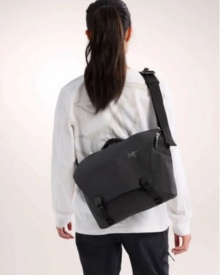 Arc'teryx GRANVILLE Shoulder Bag GRANVILLE 10 Courier Bag Black