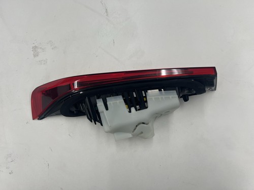 2021 - 2024 BMW Convertible 430 G22 G23 G83 G82 M4 Rear Right Taillight Inner - Picture 4 of 4