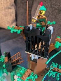 1996 LEGO Dark Forest Fortress Set #6079 99% Complete