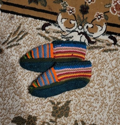 Handgestrickte Socken Hausschuhe Bettsocken Puschen Gr. 39-42