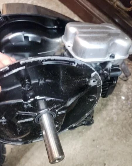 Briggs & Stratton Engine 09P702-0116-F1 550e Series 140cc 5.5 TORQ Vertical SHFT - Image 2 of 4