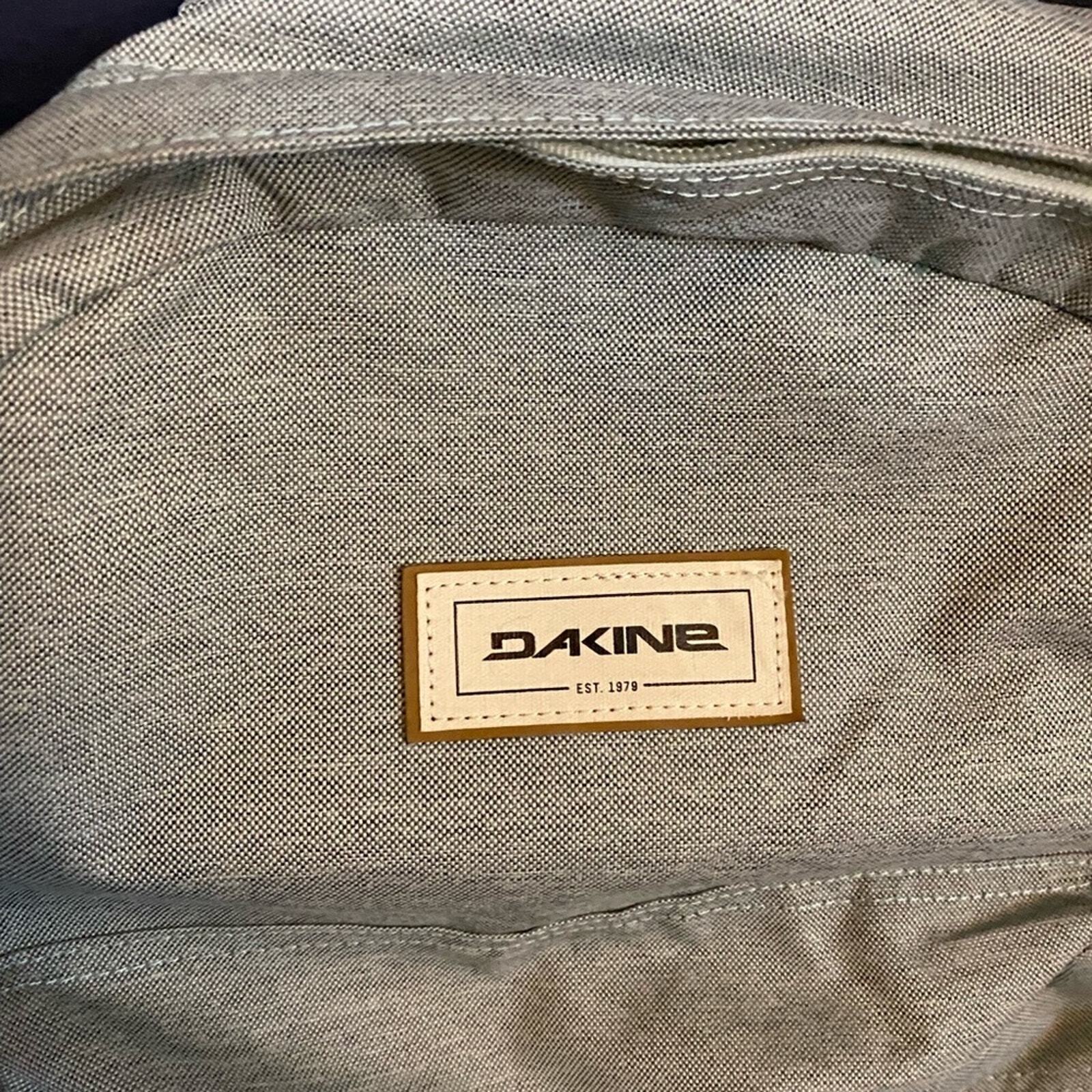 Dakine backpack - image 3
