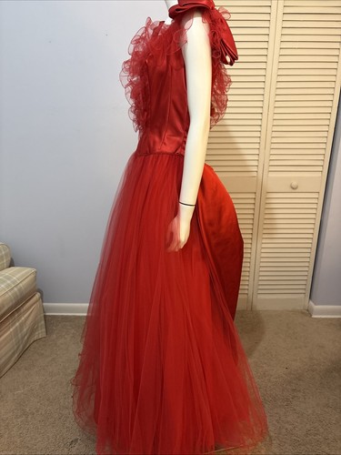 VTG Mike Benet Formals Red Gown Embroidery Ruffles Layers Of Tulle SZ S~AS IS~ - Picture 10 of 22