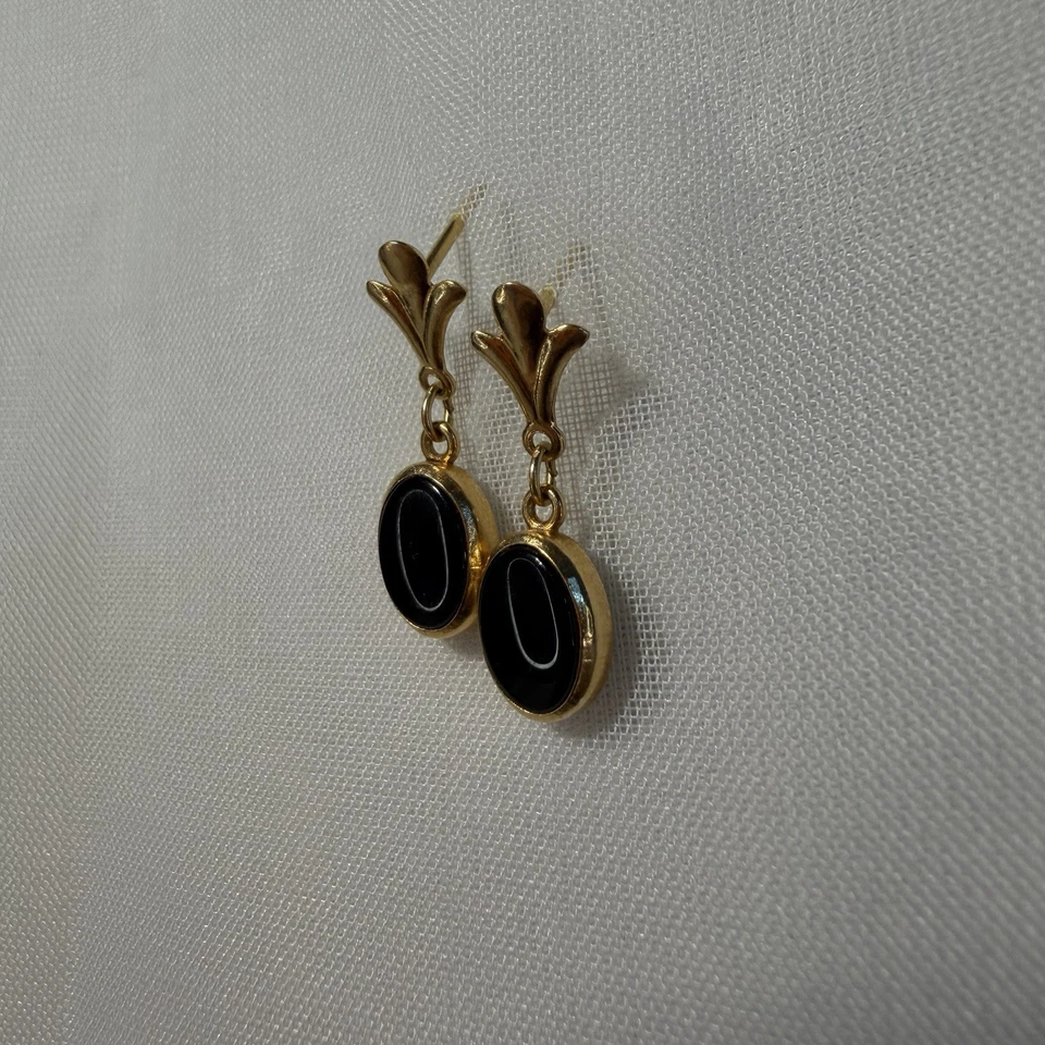 Винтажные серьги-гвоздики из золота 14 карат с черным овальным ониксом 0,3/4 X 0,1/4 дюйма БЕЗ СПИНКИ - Изображение 2 из 4