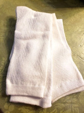 2 Pair of Girl's Quarter Length White Socks Size 6-8