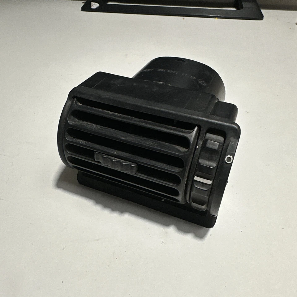 BMW E30 318i 325i 1984-1991 ventilación de aire climatización ventilación lateral del tablero del pasajero 64221369700 Foto 2 de 4