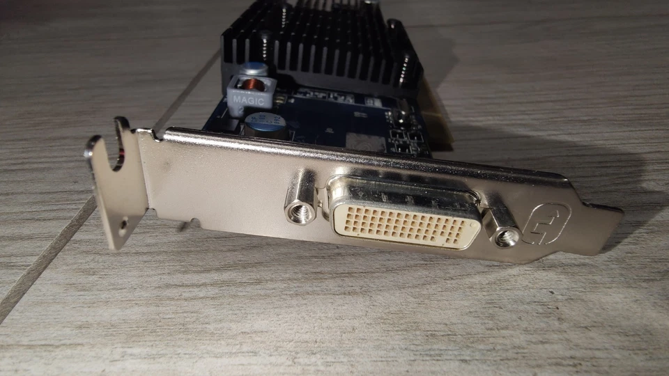 SCHEDA VIDEO AMD ATI RADEON HD 2400 PRO PCI 1.0 32BIT RARA VINTAGE BOX DMS-59 - Immagine 2 di 4