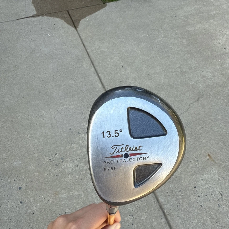 Madera de calle Titleist 975F Pro Trajectory 13,5* para zurdos con acero rígido Foto 2 de 4