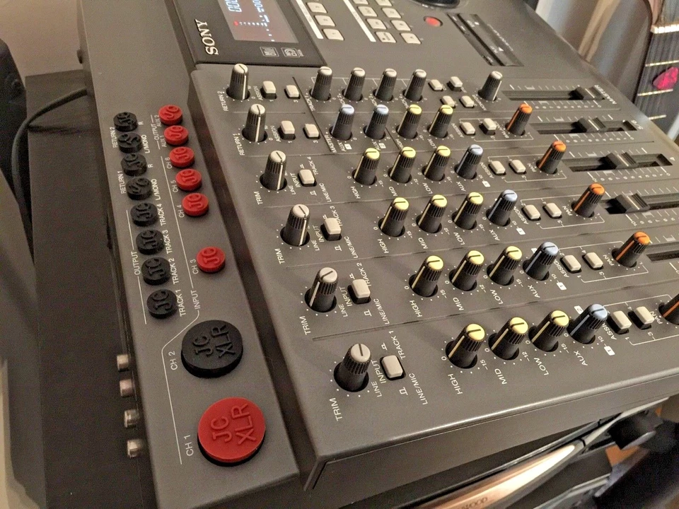 SONY MDM-X4 MiniDisk multitrack recorder “JACKCAP” Insert Set, 18x XLR and Jack  - Image 4 of 4