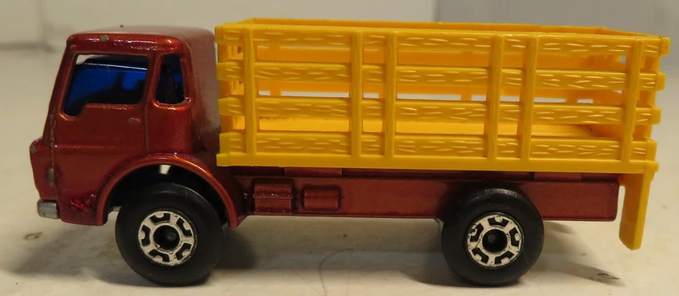 1976 Cattle Truck Burnt Orange Yellow Blue Wind 71 Farm Matchbox Lesney Vintage - Image 2 of 4