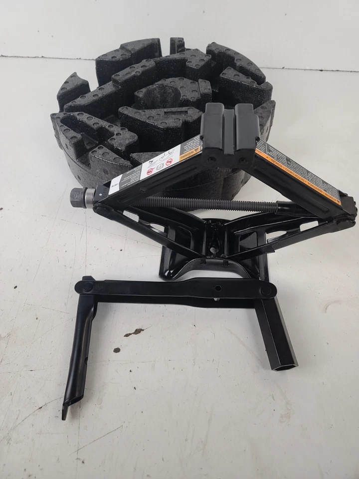 Chevrolet Impala 2013-2019 kit de gato con espuma, original OEM Foto 4 de 4