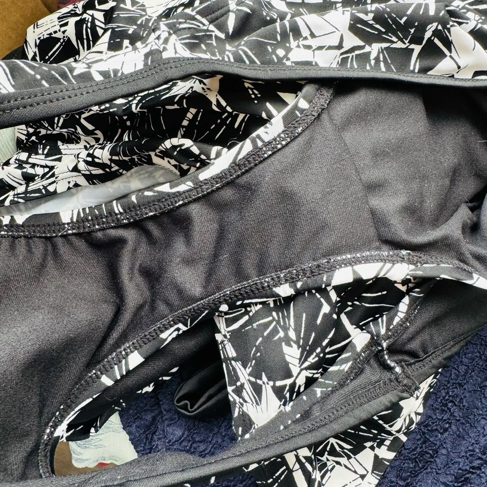 Conjunto Tankini Converse Estrella Blanco y Negro Mujer Talla L Foto 3 de 4