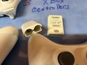 (3) Microsoft Xbox 360 Wireless Controllers White Untested