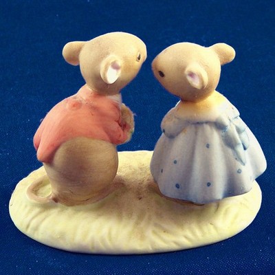 Vintage Tiny Talk Love And Kisses Bisque Porcelain Mice Figurine 3''Inches Wide