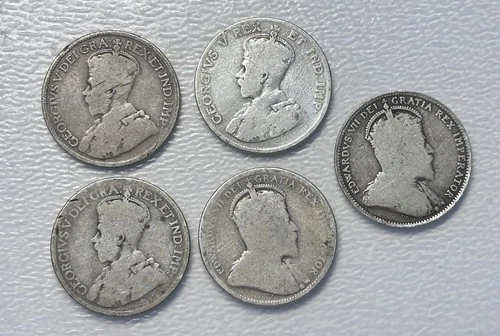 Lot Of 5 Canadian 80 Percent Silver Quarters - 3 no date 2 date 1905, 1910