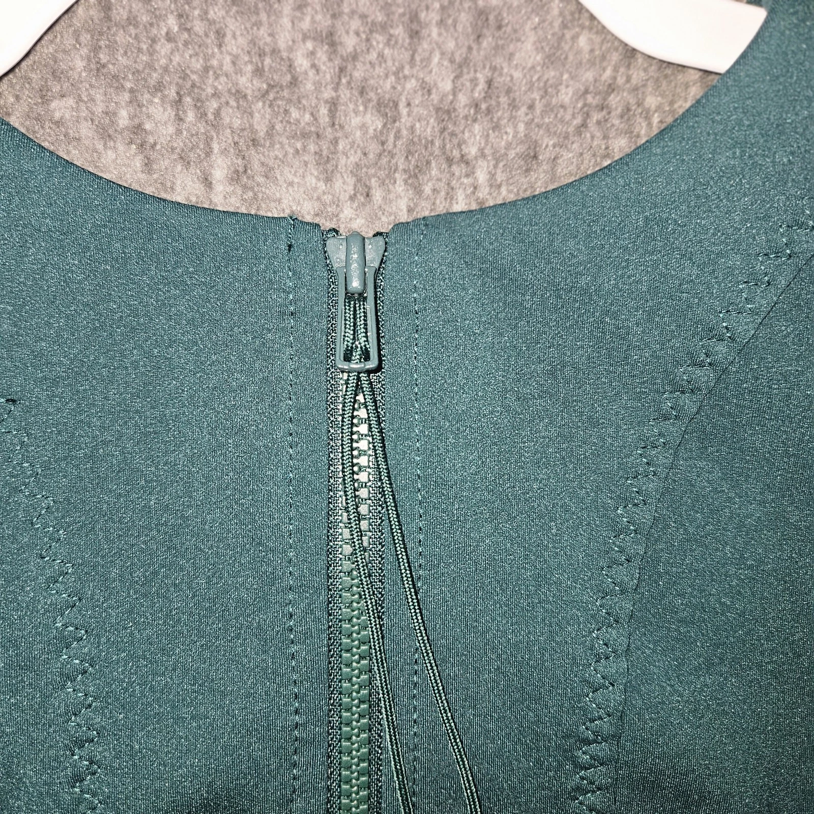 sweaty-betty sports bra top workout stamina zip tank-bra
