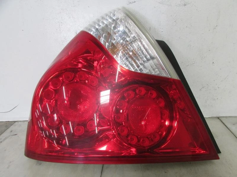 TAIL LIGHT 2006 INFINITI M35 LH OEM 25 美分面板安装 — 第 2/4 张图片