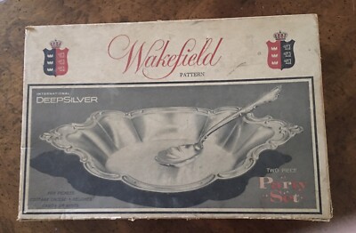 International Deep Silver Wakefield Pattern Two-Piece Party Set Silverware