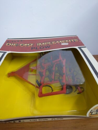 1/32 Ertl Toy International Harvester Or Massey Ferguson Minimum Tillage Plow - Picture 2 of 4