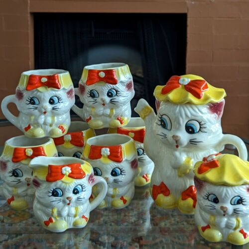 Lefton Cuddles Cat Kitsch Teapot 6 Cup Pitcher Cream Sugar Miss Sunshine Mid Cen