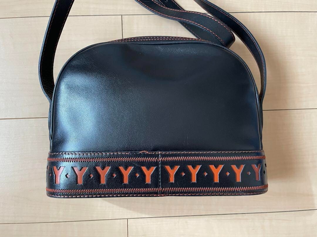 Borsa a tracolla Yves Saint Laurent Y Cut Out Charm nera arancione pelle donna usata