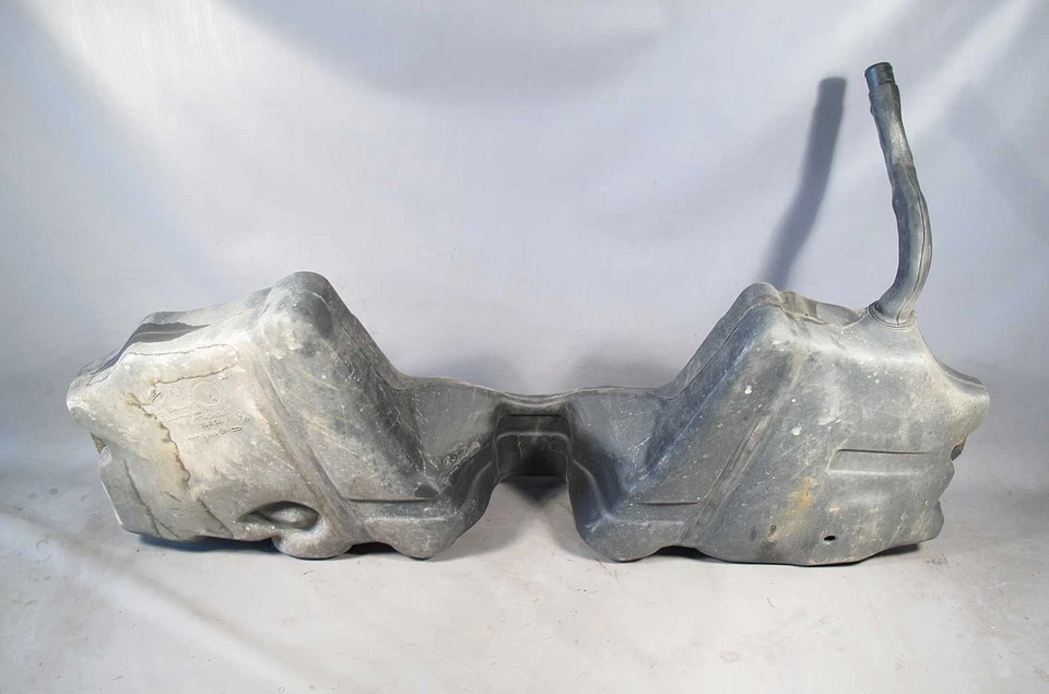 Пластиковый топливный бак BMW E39 5-Series 70 л 1998-2003 525i 540i M5 б/у оригинальный - Изображение 4 из 4