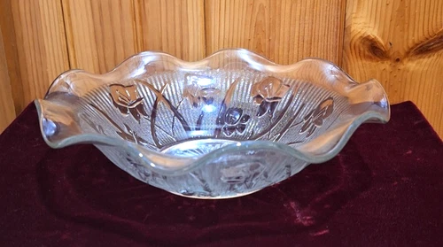 VINTAGE JEANNETTE IRIS & HERRINGBONE CLEAR RUFFLED SALAD BOWL DEPRESSION GLASS