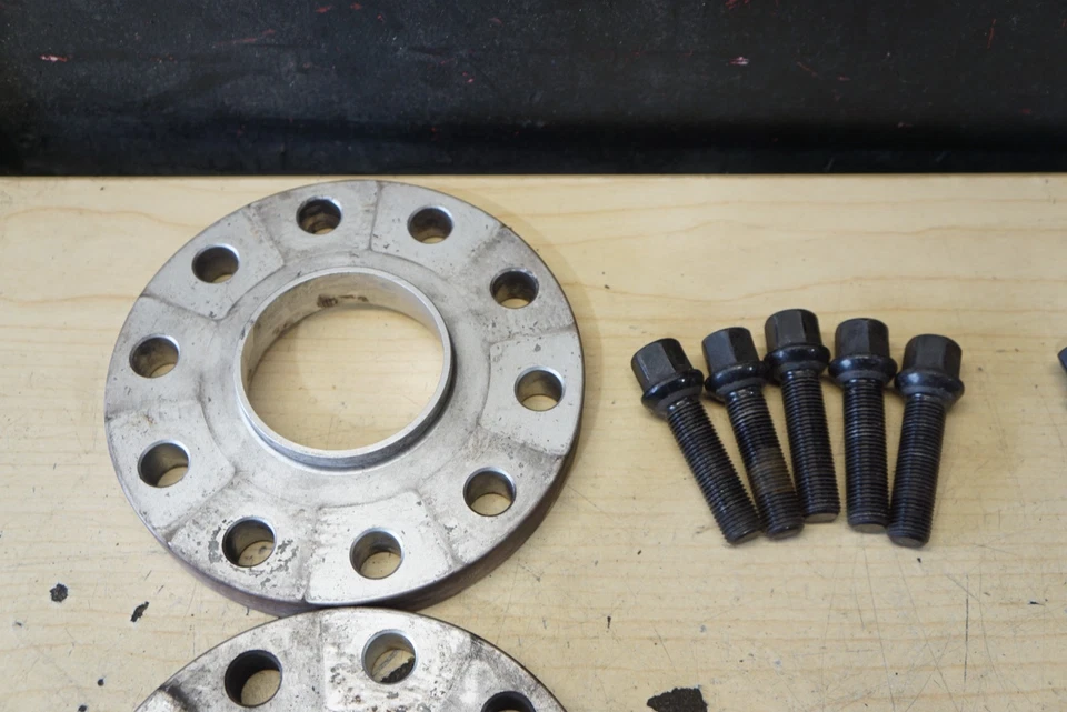 PORSCHE 5X130 BOLT PATTERN 20MM WHEEL SPACER KIT SET OF 4 W/BOLTS +USED — 第 2/4 张图片