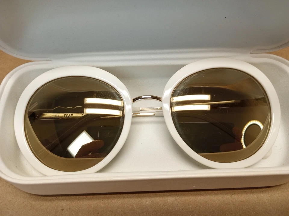 Gafas de sol redondas para mujer Diane Von Furstenberg DVF671S blancas y doradas 55▯22-140 Foto 2 de 4