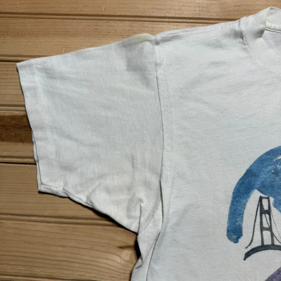 Camisa esportiva urbana vintage anos 80 1984 Bridge To Bridge KNBR 65 tamanho grande - Imagem 3 de 4