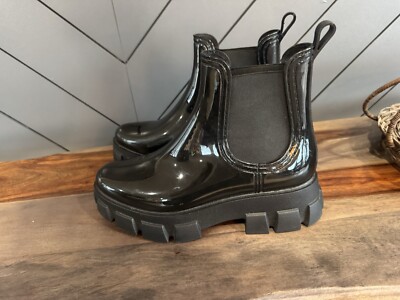 Dolce Vita Rain Boots Womens 10 Thunder Lug Sole Ankle Rain Shiny Bootie 