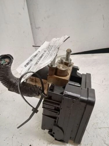 Bomba de freno antibloqueo ABS sin control de tracción Dodge Caravan 2006 3,3 L Foto 4 de 4