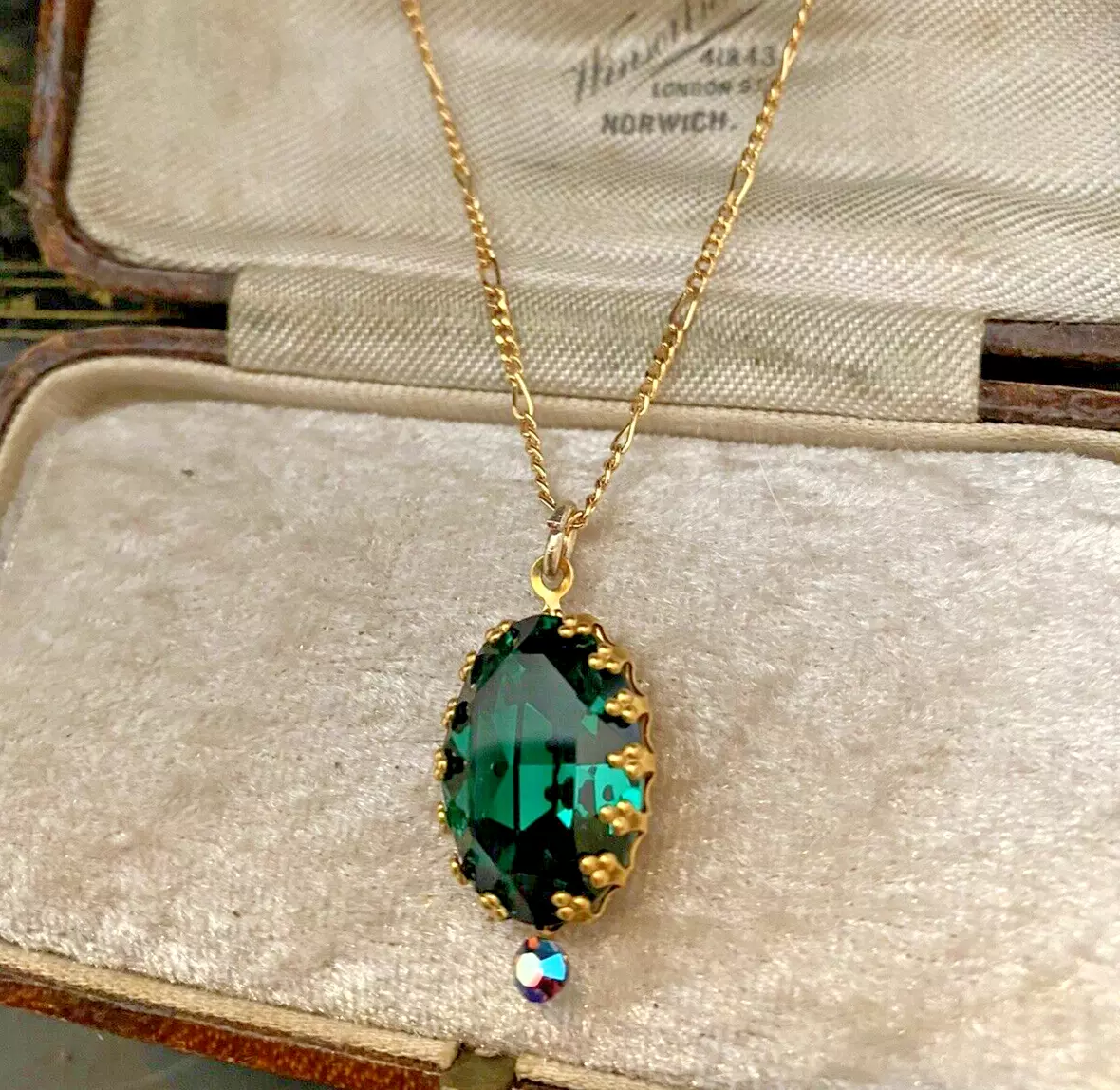 Buy Green Necklaces & Pendants for Women by Isharya Online | Ajio.com