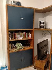 mobile soggiorno usato. Disposizione ad angolo. Colore noce e blu. Ottimo stato